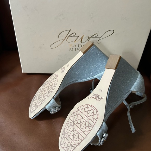 JEWEL BADGLEY MISCHKA
Women's Peggy Wedge Evening Sandals - Picture 3 of 5